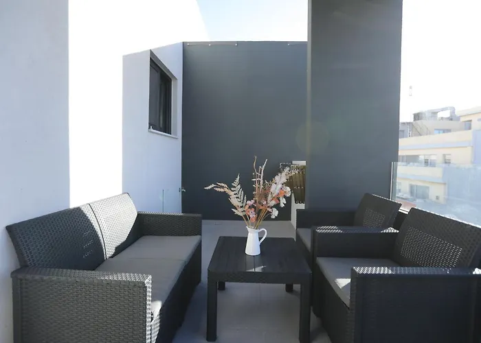 Blossom House-At The Foot Of The Acroplis And Parking Available