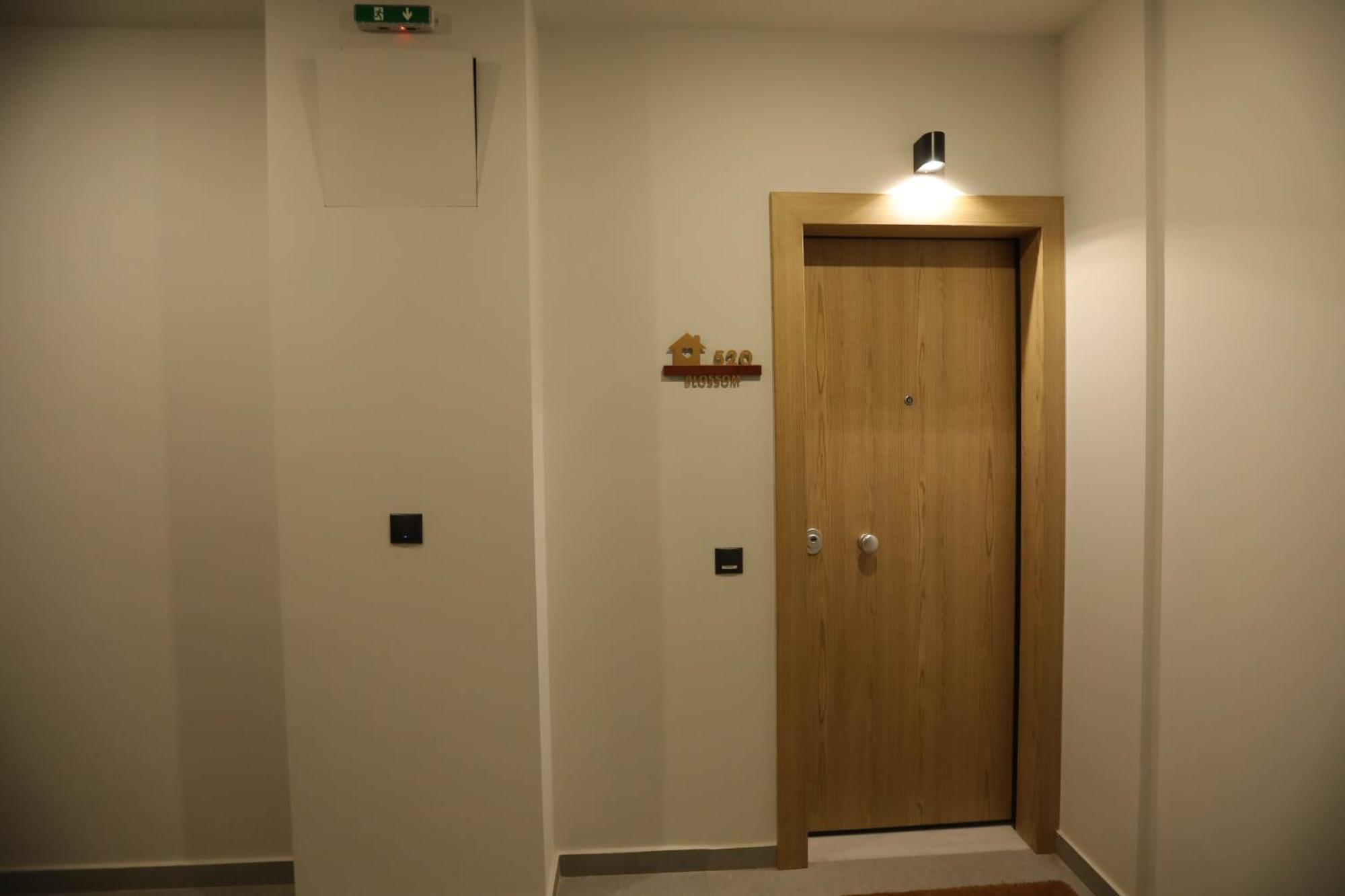 Blossom House-at The Foot Of The Acroplis And Parking Available *