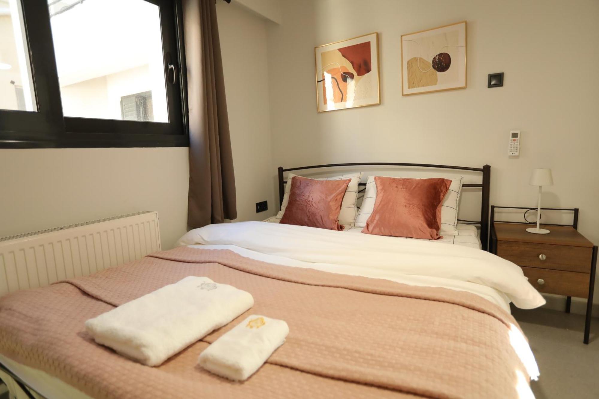 Blossom House-at The Foot Of The Acroplis And Parking Available Athènes