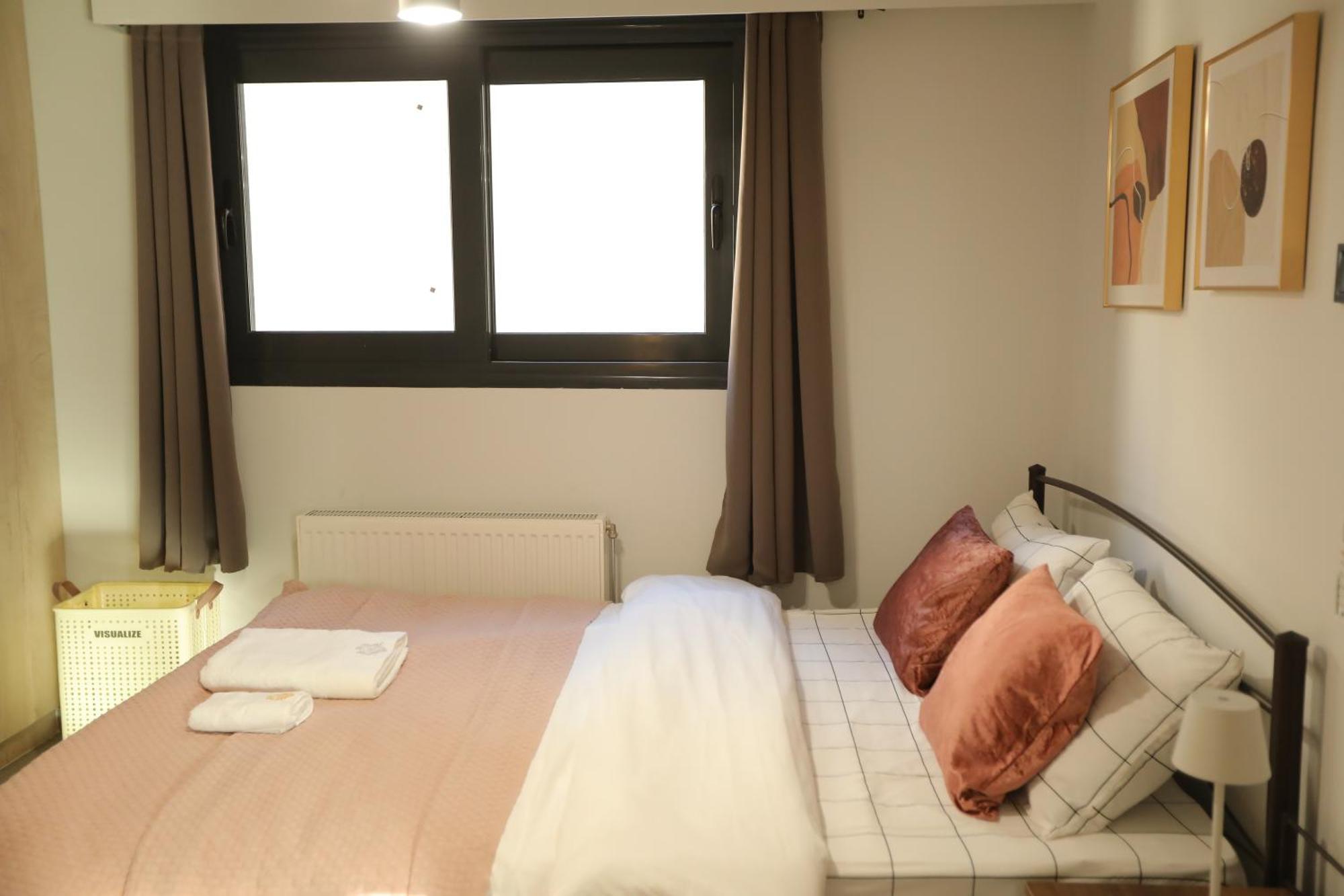 Blossom House-at The Foot Of The Acroplis And Parking Available *